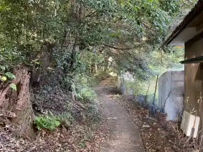 尾白稲荷神社(岐阜県)