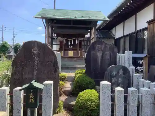 御嶽神社茅萱宮の末社・摂社