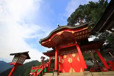 太皷谷稲成神社の山門・神門