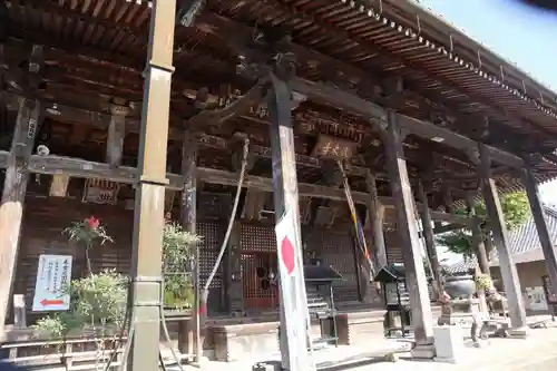 穴太寺の本殿・本堂
