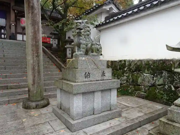 岩屋神社の狛犬