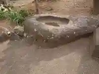 御殿山町稲荷の手水舎