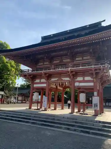 津島神社の山門