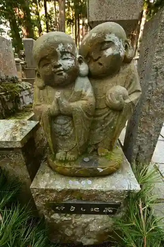 高野山金剛峯寺奥の院(和歌山県)