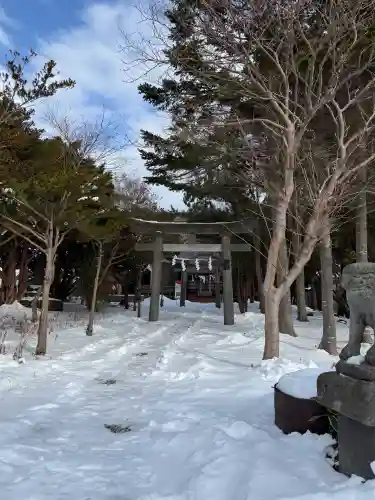 厳島神社の{uncategorized: "未分類", other: "その他", undefined: "問題あり", building: "その他建物", grave: "お墓", sacred_gate: "鳥居", guardian: "狛犬", statue: "像", buddha: "仏像", history: "歴史", nature: "自然", garden: "庭園", animal: "動物", pagoda: "塔", temizu: "手水舎", mountain_gate: "山門・神門", sanctuary: "本殿・本堂", subordinate: "末社・摂社", art: "芸術", scenery: "景色", jizo: "地蔵", ema: "絵馬", goshuin: "御朱印", omikuji: "おみくじ", items: "授与品その他", amulet: "お守り", goshuincho: "御朱印帳", eats: "食事", festival: "お祭り", votive_dance: "神楽", shichigosan: "七五三参", wedding: "結婚式", experience: "体験その他", initially: "初詣", around: "周辺", anti_infection: "感染症対策"}