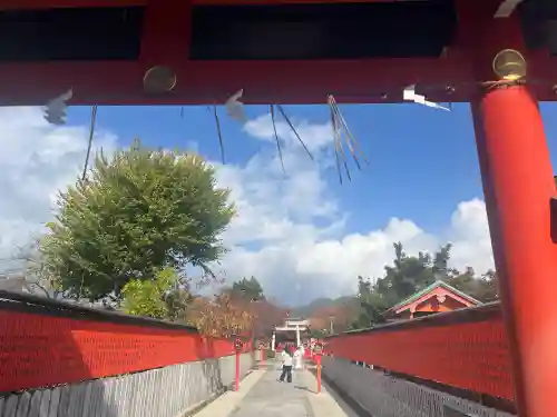 車折神社の{uncategorized: "未分類", other: "その他", undefined: "問題あり", building: "その他建物", grave: "お墓", sacred_gate: "鳥居", guardian: "狛犬", statue: "像", buddha: "仏像", history: "歴史", nature: "自然", garden: "庭園", animal: "動物", pagoda: "塔", temizu: "手水舎", mountain_gate: "山門・神門", sanctuary: "本殿・本堂", subordinate: "末社・摂社", art: "芸術", scenery: "景色", jizo: "地蔵", ema: "絵馬", goshuin: "御朱印", omikuji: "おみくじ", items: "授与品その他", amulet: "お守り", goshuincho: "御朱印帳", eats: "食事", festival: "お祭り", votive_dance: "神楽", shichigosan: "七五三参", wedding: "結婚式", experience: "体験その他", initially: "初詣", around: "周辺", anti_infection: "感染症対策"}