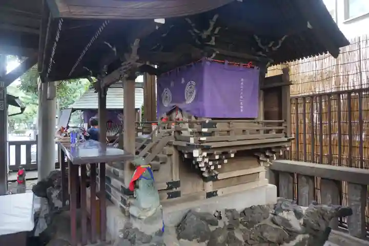 被官稲荷神社の本殿・本堂