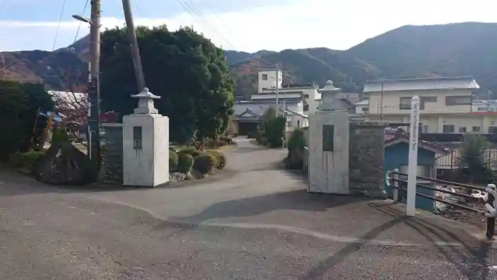 宝徳寺の山門・神門