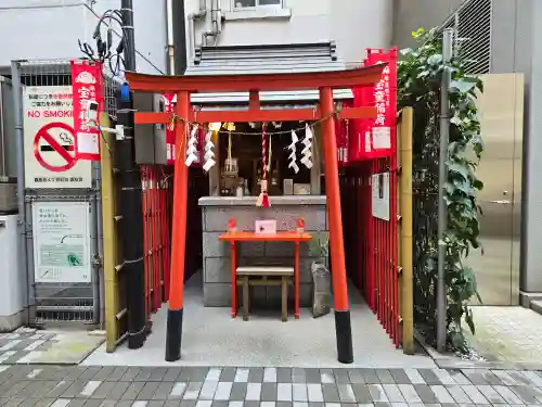 宝童稲荷神社の鳥居