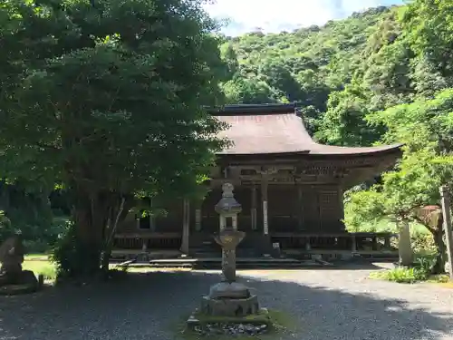 羽賀寺の本殿