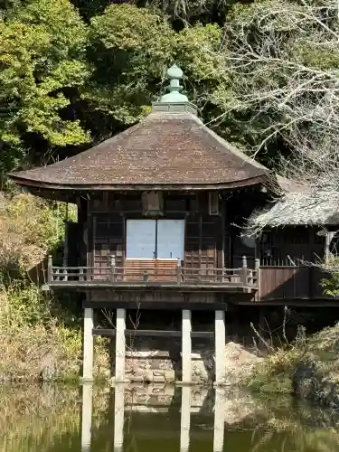 根来寺の{uncategorized: "未分類", other: "その他", undefined: "問題あり", building: "その他建物", grave: "お墓", sacred_gate: "鳥居", guardian: "狛犬", statue: "像", buddha: "仏像", history: "歴史", nature: "自然", garden: "庭園", animal: "動物", pagoda: "塔", temizu: "手水舎", mountain_gate: "山門・神門", sanctuary: "本殿・本堂", subordinate: "末社・摂社", art: "芸術", scenery: "景色", jizo: "地蔵", ema: "絵馬", goshuin: "御朱印", omikuji: "おみくじ", items: "授与品その他", amulet: "お守り", goshuincho: "御朱印帳", eats: "食事", festival: "お祭り", votive_dance: "神楽", shichigosan: "七五三参", wedding: "結婚式", experience: "体験その他", initially: "初詣", around: "周辺", anti_infection: "感染症対策"}