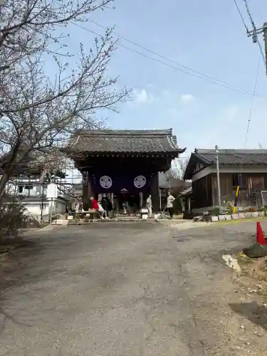 宿縁寺の{uncategorized: "未分類", other: "その他", undefined: "問題あり", building: "その他建物", grave: "お墓", sacred_gate: "鳥居", guardian: "狛犬", statue: "像", buddha: "仏像", history: "歴史", nature: "自然", garden: "庭園", animal: "動物", pagoda: "塔", temizu: "手水舎", mountain_gate: "山門・神門", sanctuary: "本殿・本堂", subordinate: "末社・摂社", art: "芸術", scenery: "景色", jizo: "地蔵", ema: "絵馬", goshuin: "御朱印", omikuji: "おみくじ", items: "授与品その他", amulet: "お守り", goshuincho: "御朱印帳", eats: "食事", festival: "お祭り", votive_dance: "神楽", shichigosan: "七五三参", wedding: "結婚式", experience: "体験その他", initially: "初詣", around: "周辺", anti_infection: "感染症対策"}