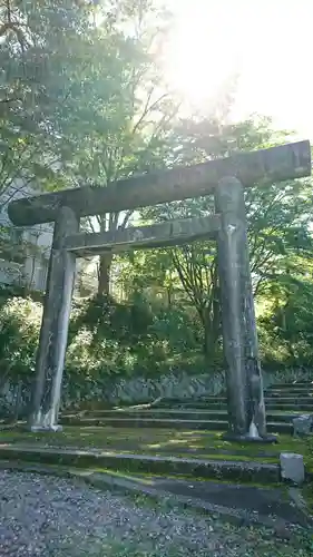 神明社の鳥居