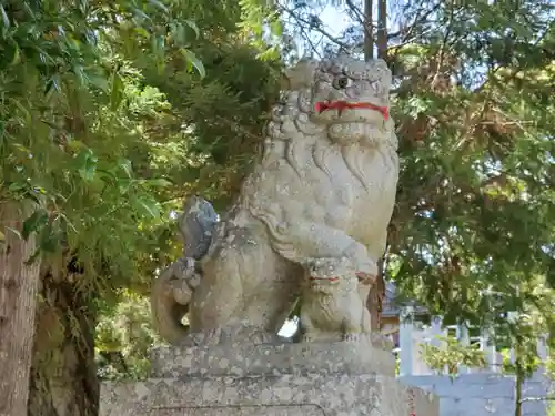 飯室乃神社の狛犬