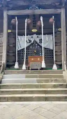 相馬中村神社の{uncategorized: "未分類", other: "その他", undefined: "問題あり", building: "その他建物", grave: "お墓", sacred_gate: "鳥居", guardian: "狛犬", statue: "像", buddha: "仏像", history: "歴史", nature: "自然", garden: "庭園", animal: "動物", pagoda: "塔", temizu: "手水舎", mountain_gate: "山門・神門", sanctuary: "本殿・本堂", subordinate: "末社・摂社", art: "芸術", scenery: "景色", jizo: "地蔵", ema: "絵馬", goshuin: "御朱印", omikuji: "おみくじ", items: "授与品その他", amulet: "お守り", goshuincho: "御朱印帳", eats: "食事", festival: "お祭り", votive_dance: "神楽", shichigosan: "七五三参", wedding: "結婚式", experience: "体験その他", initially: "初詣", around: "周辺", anti_infection: "感染症対策"}