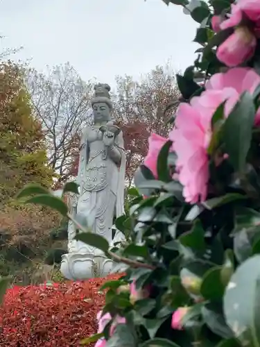 龍願寺の像