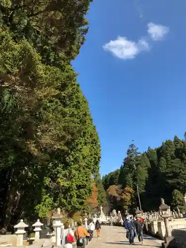 高野山金剛峯寺奥の院の建物その他