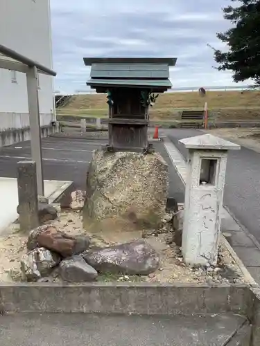 三明神社（神領町）の末社・摂社