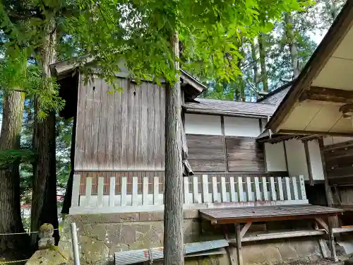 荏名神社の本殿