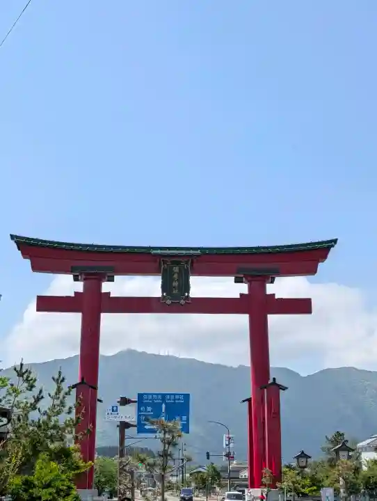 彌彦神社の{uncategorized: "未分類", other: "その他", undefined: "問題あり", building: "その他建物", grave: "お墓", sacred_gate: "鳥居", guardian: "狛犬", statue: "像", buddha: "仏像", history: "歴史", nature: "自然", garden: "庭園", animal: "動物", pagoda: "塔", temizu: "手水舎", mountain_gate: "山門・神門", sanctuary: "本殿・本堂", subordinate: "末社・摂社", art: "芸術", scenery: "景色", jizo: "地蔵", ema: "絵馬", goshuin: "御朱印", omikuji: "おみくじ", items: "授与品その他", amulet: "お守り", goshuincho: "御朱印帳", eats: "食事", festival: "お祭り", votive_dance: "神楽", shichigosan: "七五三参", wedding: "結婚式", experience: "体験その他", initially: "初詣", around: "周辺", anti_infection: "感染症対策"}