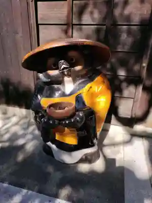 吸湖山　青岸寺の像