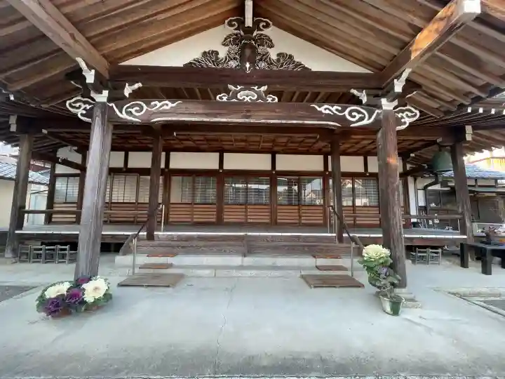 圓願寺の{uncategorized: "未分類", other: "その他", undefined: "問題あり", building: "その他建物", grave: "お墓", sacred_gate: "鳥居", guardian: "狛犬", statue: "像", buddha: "仏像", history: "歴史", nature: "自然", garden: "庭園", animal: "動物", pagoda: "塔", temizu: "手水舎", mountain_gate: "山門・神門", sanctuary: "本殿・本堂", subordinate: "末社・摂社", art: "芸術", scenery: "景色", jizo: "地蔵", ema: "絵馬", goshuin: "御朱印", omikuji: "おみくじ", items: "授与品その他", amulet: "お守り", goshuincho: "御朱印帳", eats: "食事", festival: "お祭り", votive_dance: "神楽", shichigosan: "七五三参", wedding: "結婚式", experience: "体験その他", initially: "初詣", around: "周辺", anti_infection: "感染症対策"}