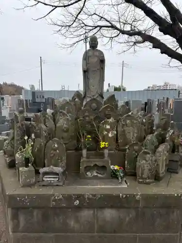 観護寺の{uncategorized: "未分類", other: "その他", undefined: "問題あり", building: "その他建物", grave: "お墓", sacred_gate: "鳥居", guardian: "狛犬", statue: "像", buddha: "仏像", history: "歴史", nature: "自然", garden: "庭園", animal: "動物", pagoda: "塔", temizu: "手水舎", mountain_gate: "山門・神門", sanctuary: "本殿・本堂", subordinate: "末社・摂社", art: "芸術", scenery: "景色", jizo: "地蔵", ema: "絵馬", goshuin: "御朱印", omikuji: "おみくじ", items: "授与品その他", amulet: "お守り", goshuincho: "御朱印帳", eats: "食事", festival: "お祭り", votive_dance: "神楽", shichigosan: "七五三参", wedding: "結婚式", experience: "体験その他", initially: "初詣", around: "周辺", anti_infection: "感染症対策"}