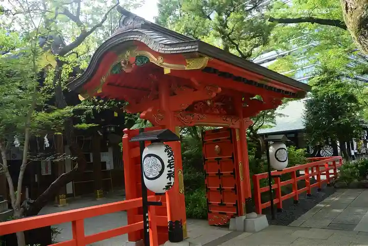 愛宕神社の山門・神門