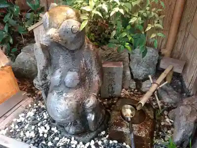 本陣狸大明神社の狛犬