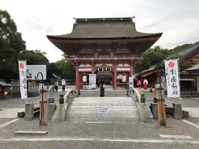 津島神社の山門・神門