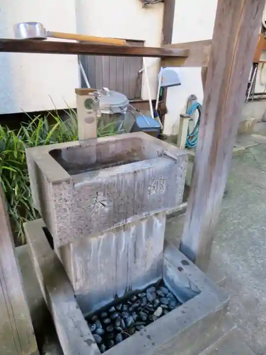 大松稲荷神社の手水舎