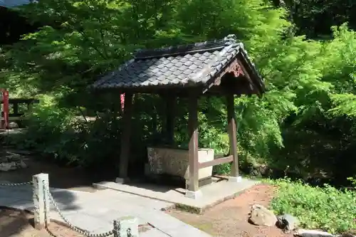 普門寺(切り絵御朱印発祥の寺)の手水舎