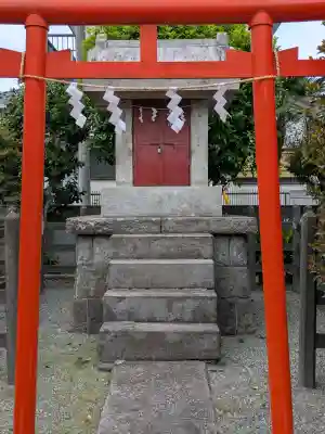 御殿稲荷神社の{uncategorized: "未分類", other: "その他", undefined: "問題あり", building: "その他建物", grave: "お墓", sacred_gate: "鳥居", guardian: "狛犬", statue: "像", buddha: "仏像", history: "歴史", nature: "自然", garden: "庭園", animal: "動物", pagoda: "塔", temizu: "手水舎", mountain_gate: "山門・神門", sanctuary: "本殿・本堂", subordinate: "末社・摂社", art: "芸術", scenery: "景色", jizo: "地蔵", ema: "絵馬", goshuin: "御朱印", omikuji: "おみくじ", items: "授与品その他", amulet: "お守り", goshuincho: "御朱印帳", eats: "食事", festival: "お祭り", votive_dance: "神楽", shichigosan: "七五三参", wedding: "結婚式", experience: "体験その他", initially: "初詣", around: "周辺", anti_infection: "感染症対策"}