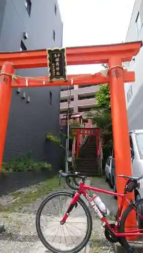 中本一稲荷神社の鳥居