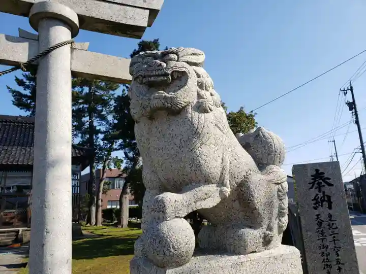 月山八幡宮の狛犬