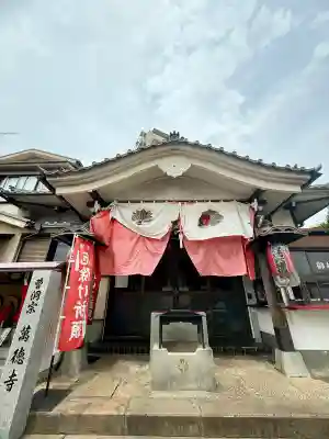 萬徳寺の{uncategorized: "未分類", other: "その他", undefined: "問題あり", building: "その他建物", grave: "お墓", sacred_gate: "鳥居", guardian: "狛犬", statue: "像", buddha: "仏像", history: "歴史", nature: "自然", garden: "庭園", animal: "動物", pagoda: "塔", temizu: "手水舎", mountain_gate: "山門・神門", sanctuary: "本殿・本堂", subordinate: "末社・摂社", art: "芸術", scenery: "景色", jizo: "地蔵", ema: "絵馬", goshuin: "御朱印", omikuji: "おみくじ", items: "授与品その他", amulet: "お守り", goshuincho: "御朱印帳", eats: "食事", festival: "お祭り", votive_dance: "神楽", shichigosan: "七五三参", wedding: "結婚式", experience: "体験その他", initially: "初詣", around: "周辺", anti_infection: "感染症対策"}