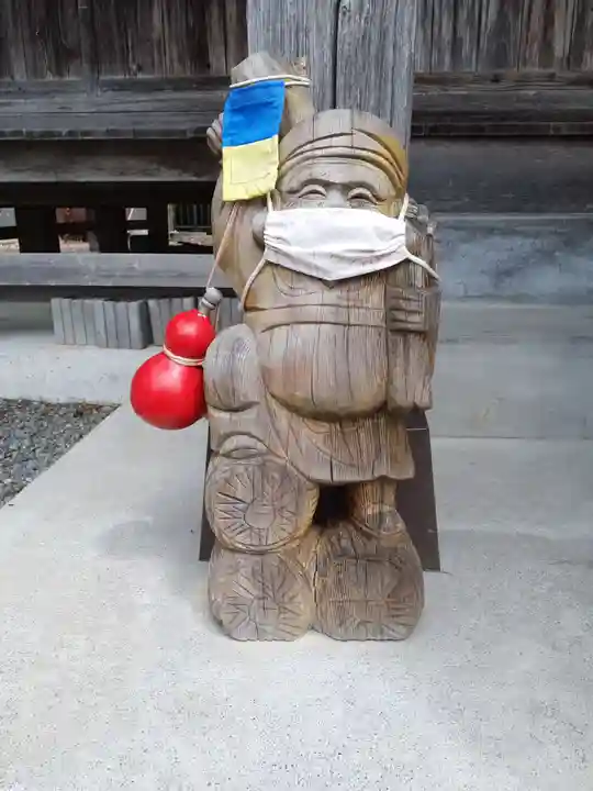 加茂神社の像