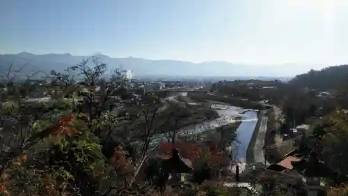 差出磯大嶽山神社 仕事と健康と厄よけの神さまの景色