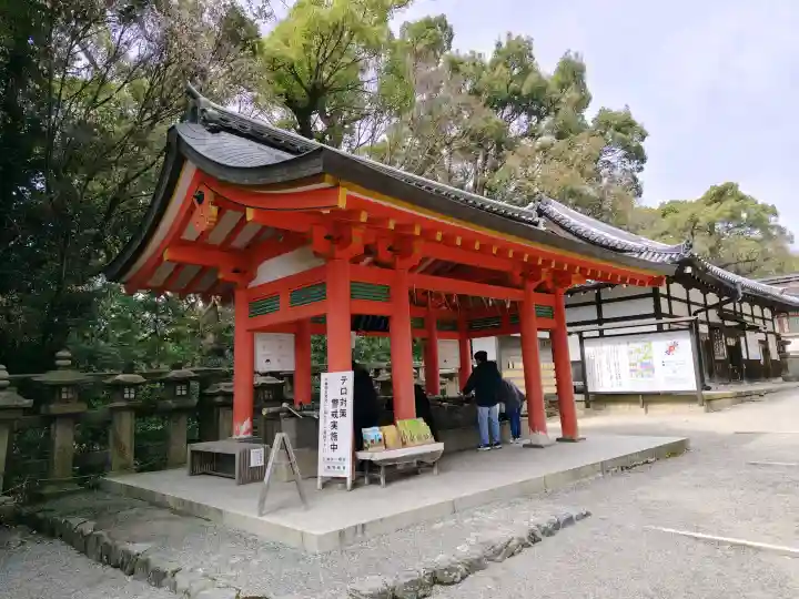 石清水八幡宮の{uncategorized: "未分類", other: "その他", undefined: "問題あり", building: "その他建物", grave: "お墓", sacred_gate: "鳥居", guardian: "狛犬", statue: "像", buddha: "仏像", history: "歴史", nature: "自然", garden: "庭園", animal: "動物", pagoda: "塔", temizu: "手水舎", mountain_gate: "山門・神門", sanctuary: "本殿・本堂", subordinate: "末社・摂社", art: "芸術", scenery: "景色", jizo: "地蔵", ema: "絵馬", goshuin: "御朱印", omikuji: "おみくじ", items: "授与品その他", amulet: "お守り", goshuincho: "御朱印帳", eats: "食事", festival: "お祭り", votive_dance: "神楽", shichigosan: "七五三参", wedding: "結婚式", experience: "体験その他", initially: "初詣", around: "周辺", anti_infection: "感染症対策"}
