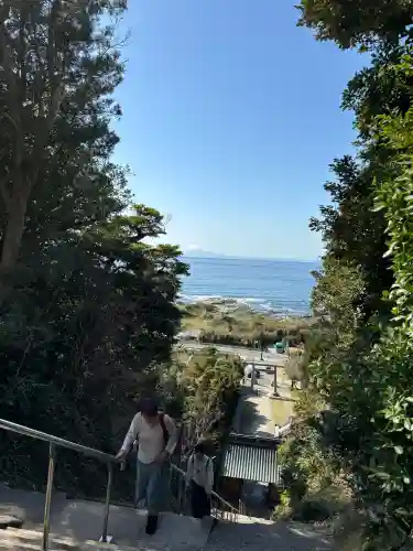 洲崎神社の{uncategorized: "未分類", other: "その他", undefined: "問題あり", building: "その他建物", grave: "お墓", sacred_gate: "鳥居", guardian: "狛犬", statue: "像", buddha: "仏像", history: "歴史", nature: "自然", garden: "庭園", animal: "動物", pagoda: "塔", temizu: "手水舎", mountain_gate: "山門・神門", sanctuary: "本殿・本堂", subordinate: "末社・摂社", art: "芸術", scenery: "景色", jizo: "地蔵", ema: "絵馬", goshuin: "御朱印", omikuji: "おみくじ", items: "授与品その他", amulet: "お守り", goshuincho: "御朱印帳", eats: "食事", festival: "お祭り", votive_dance: "神楽", shichigosan: "七五三参", wedding: "結婚式", experience: "体験その他", initially: "初詣", around: "周辺", anti_infection: "感染症対策"}