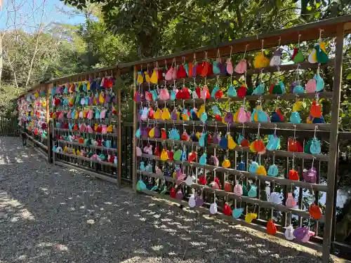 武蔵一宮氷川神社の{uncategorized: "未分類", other: "その他", undefined: "問題あり", building: "その他建物", grave: "お墓", sacred_gate: "鳥居", guardian: "狛犬", statue: "像", buddha: "仏像", history: "歴史", nature: "自然", garden: "庭園", animal: "動物", pagoda: "塔", temizu: "手水舎", mountain_gate: "山門・神門", sanctuary: "本殿・本堂", subordinate: "末社・摂社", art: "芸術", scenery: "景色", jizo: "地蔵", ema: "絵馬", goshuin: "御朱印", omikuji: "おみくじ", items: "授与品その他", amulet: "お守り", goshuincho: "御朱印帳", eats: "食事", festival: "お祭り", votive_dance: "神楽", shichigosan: "七五三参", wedding: "結婚式", experience: "体験その他", initially: "初詣", around: "周辺", anti_infection: "感染症対策"}