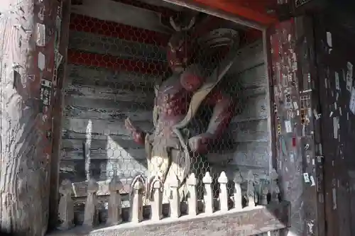 穴太寺の像