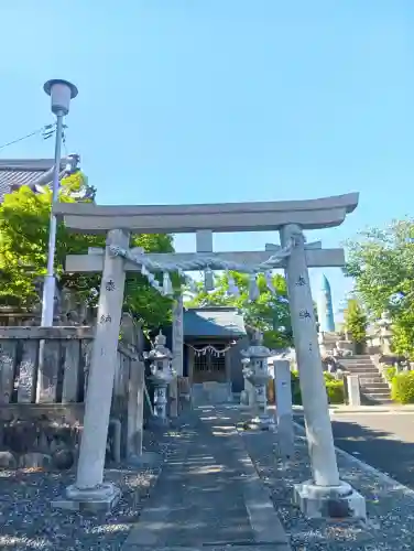 天神神社（柳津天神神社）の{uncategorized: "未分類", other: "その他", undefined: "問題あり", building: "その他建物", grave: "お墓", sacred_gate: "鳥居", guardian: "狛犬", statue: "像", buddha: "仏像", history: "歴史", nature: "自然", garden: "庭園", animal: "動物", pagoda: "塔", temizu: "手水舎", mountain_gate: "山門・神門", sanctuary: "本殿・本堂", subordinate: "末社・摂社", art: "芸術", scenery: "景色", jizo: "地蔵", ema: "絵馬", goshuin: "御朱印", omikuji: "おみくじ", items: "授与品その他", amulet: "お守り", goshuincho: "御朱印帳", eats: "食事", festival: "お祭り", votive_dance: "神楽", shichigosan: "七五三参", wedding: "結婚式", experience: "体験その他", initially: "初詣", around: "周辺", anti_infection: "感染症対策"}