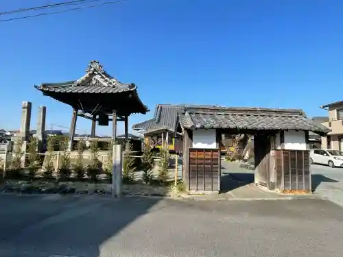 光輪寺の{uncategorized: "未分類", other: "その他", undefined: "問題あり", building: "その他建物", grave: "お墓", sacred_gate: "鳥居", guardian: "狛犬", statue: "像", buddha: "仏像", history: "歴史", nature: "自然", garden: "庭園", animal: "動物", pagoda: "塔", temizu: "手水舎", mountain_gate: "山門・神門", sanctuary: "本殿・本堂", subordinate: "末社・摂社", art: "芸術", scenery: "景色", jizo: "地蔵", ema: "絵馬", goshuin: "御朱印", omikuji: "おみくじ", items: "授与品その他", amulet: "お守り", goshuincho: "御朱印帳", eats: "食事", festival: "お祭り", votive_dance: "神楽", shichigosan: "七五三参", wedding: "結婚式", experience: "体験その他", initially: "初詣", around: "周辺", anti_infection: "感染症対策"}