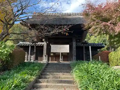 横浜　西方寺の山門・神門