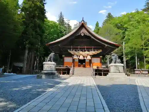 諏訪大社下社秋宮の本殿・本堂