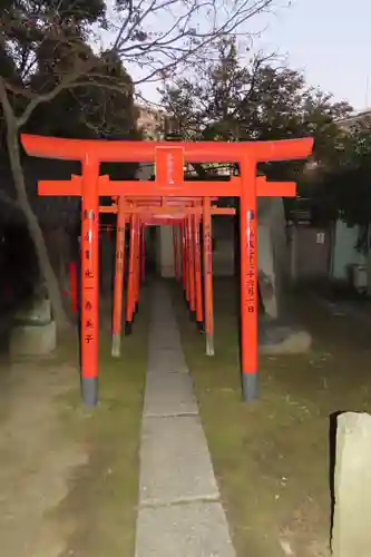 三囲神社の鳥居