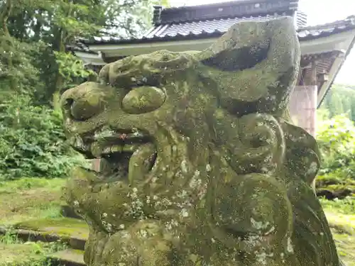 白山神社の狛犬