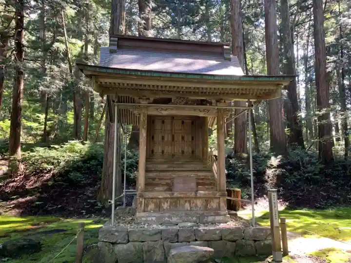 平泉寺白山神社の末社・摂社