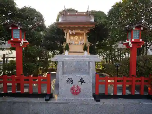 稲荷大明神（そごう横浜店・屋上）の本殿・本堂